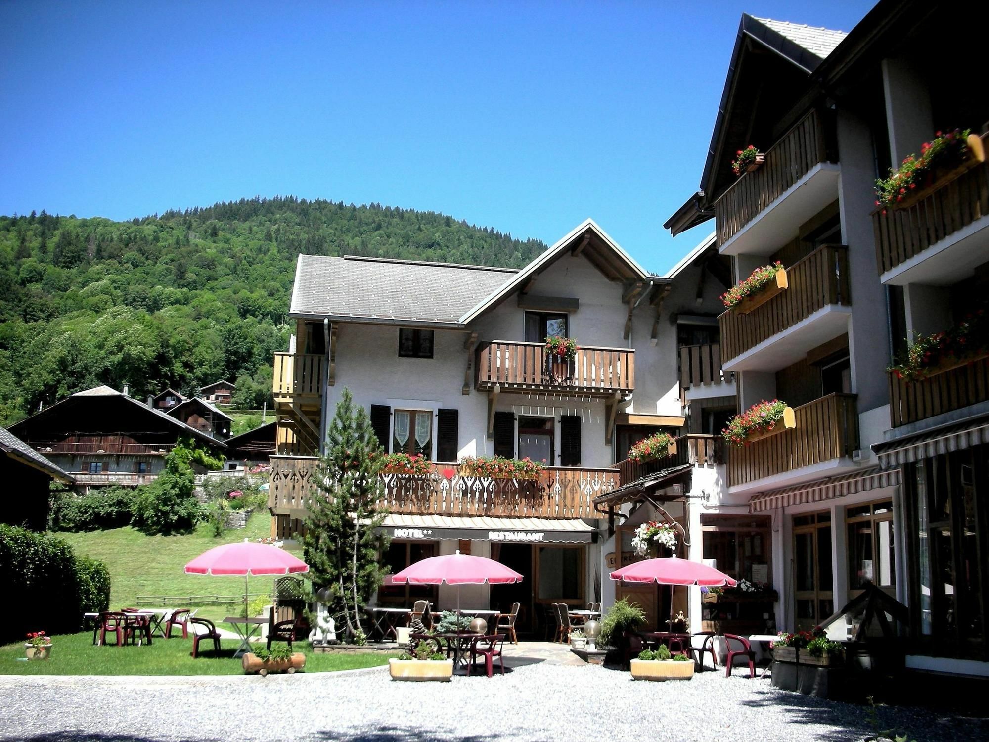 Logis Hotel Gai Soleil Samoëns Esterno foto