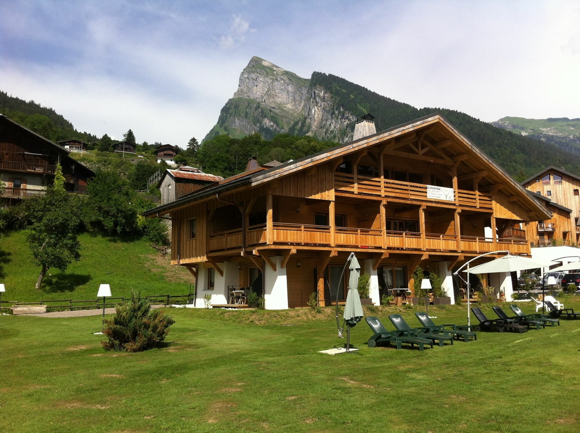 Logis Hotel Gai Soleil Samoëns Esterno foto